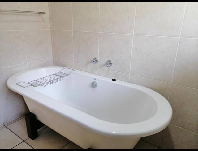 2 BEDROOM PROPERTY TO RENT IN SOLHEIM